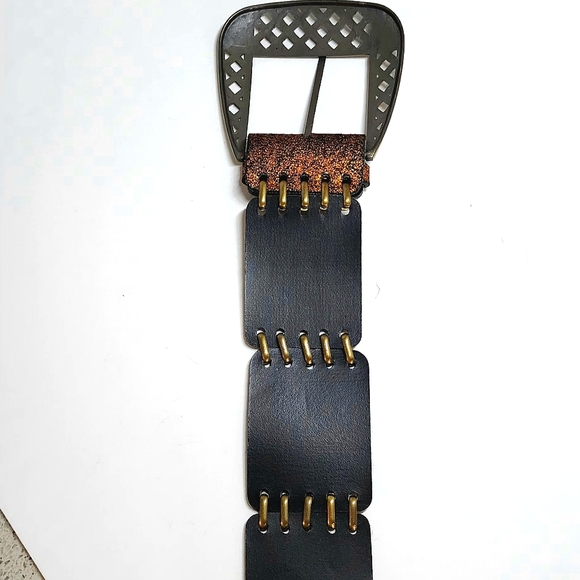 Vintage Wide Belt and Buckle - Picture 6 of 7